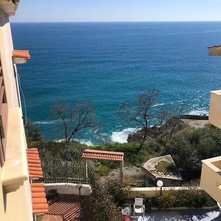 Sunsea House * קופאנלו