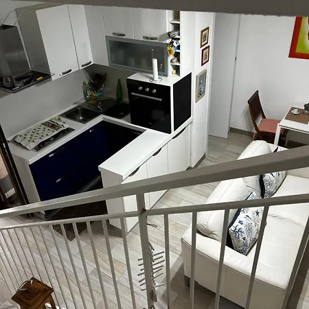 לינה וארוחת בוקר Sunsea House